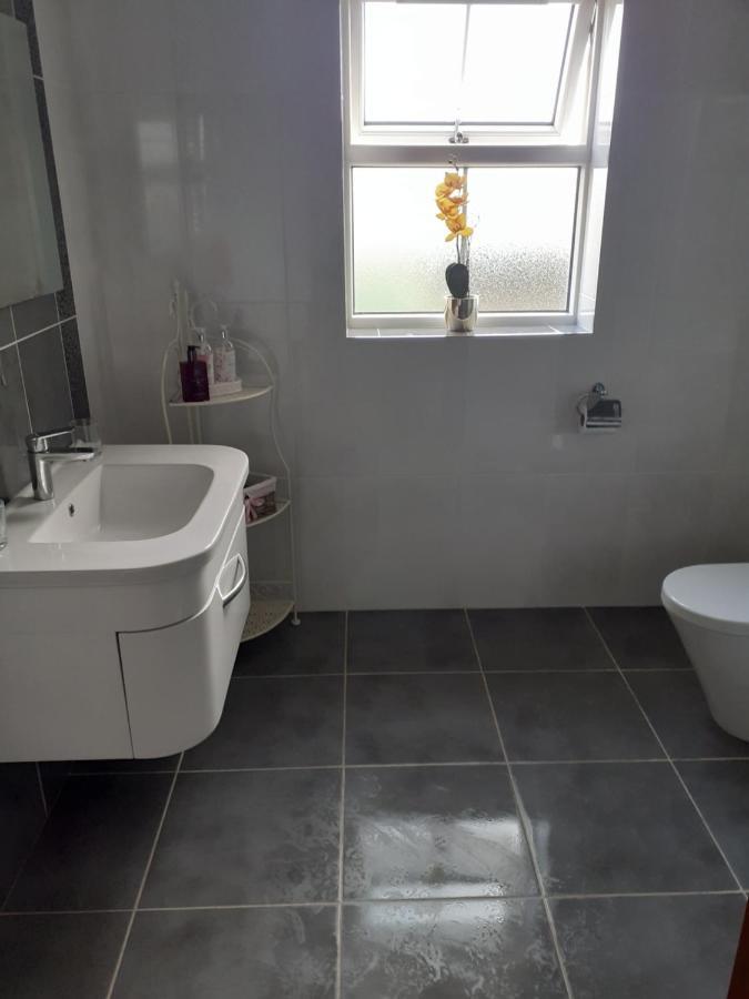 Private Room In Superb House Bed 1 Nobber Esterno foto